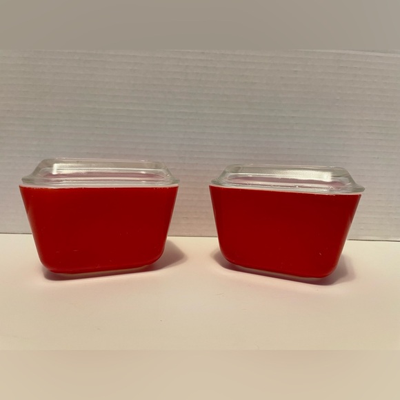 Vintage Pyrex Refrigerator Dishes with Lids. Very good vintage condition. - Picture 1 of 16